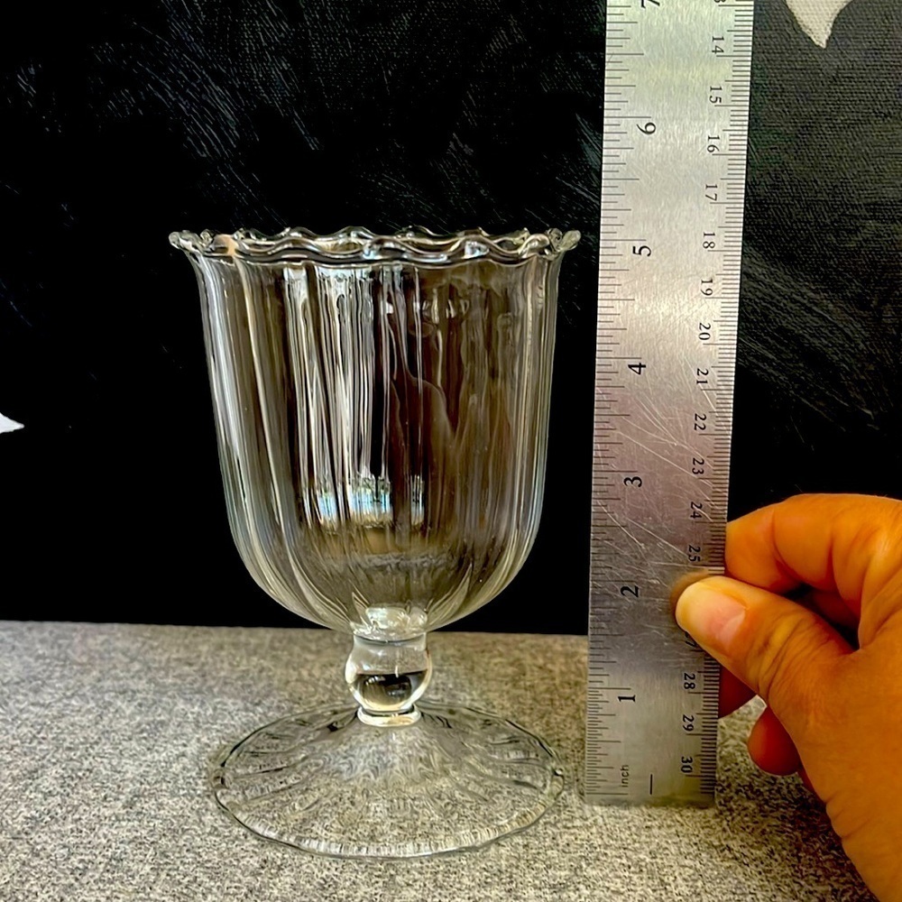 BHLDN Anthropologist Scalloped Glads Vase S. NWT - Picture 2 of 7